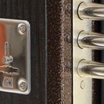 Замена замка в металлической двери в квартире
