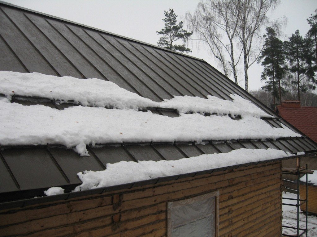 Снегозадержатели на крышу из профлиста