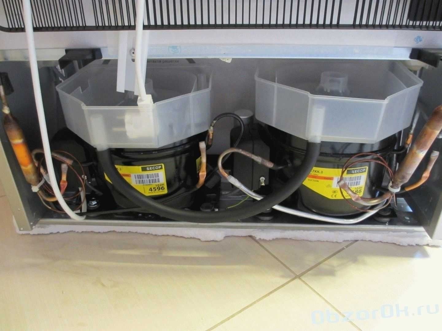 Холодильник индезит двухкамерный поддон сзади