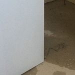 Почему течет холодильник снизу и внутри