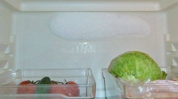 Намерзает лед в холодильнике атлант