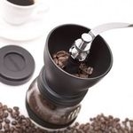 Ручная кофемолка: ТОП-9 самых лучших механических кофемолок с каменными жерновами