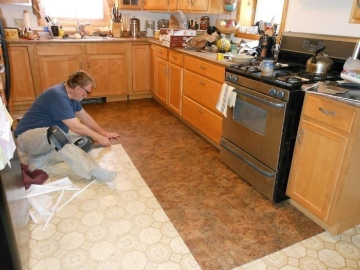 Пробковая плитка для пола на кухню