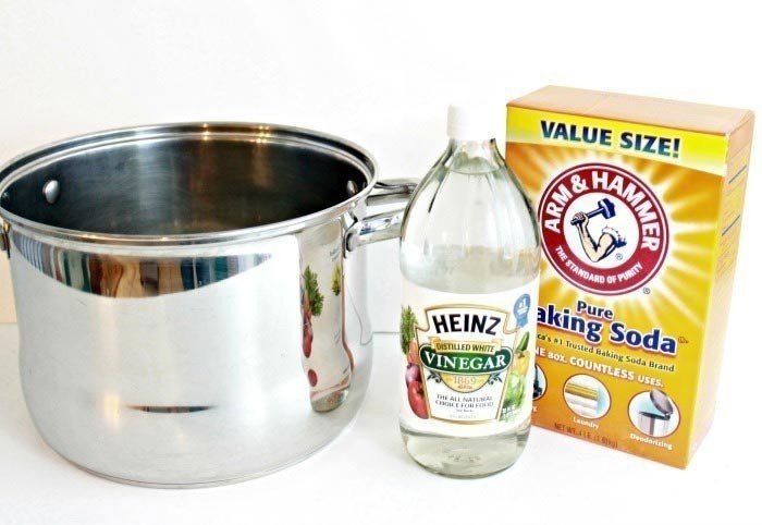 Does vinegar and baking soda clean shower head