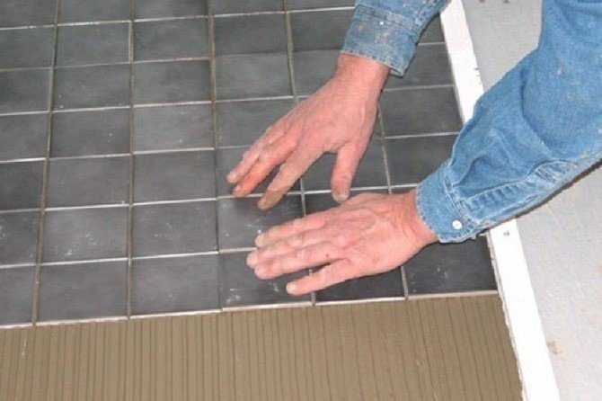 Укладка плитки на пол в ванной