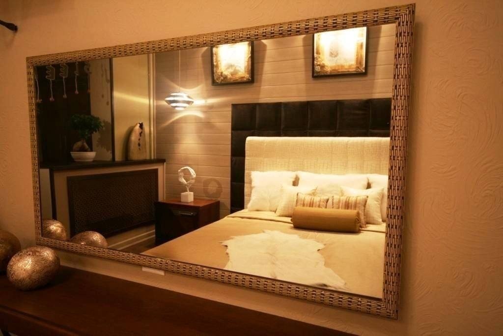 Расположение зеркала в спальне